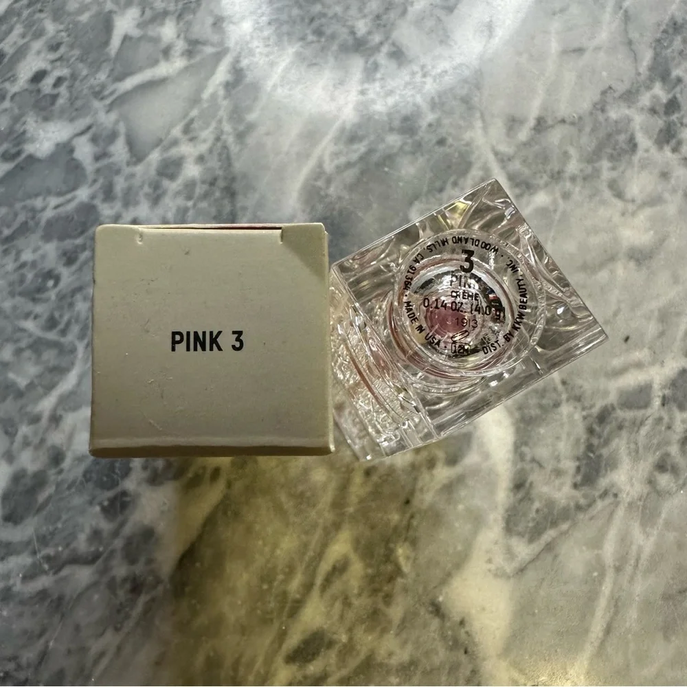 KKW‎ Beauty Creme Lipstick Pink 3